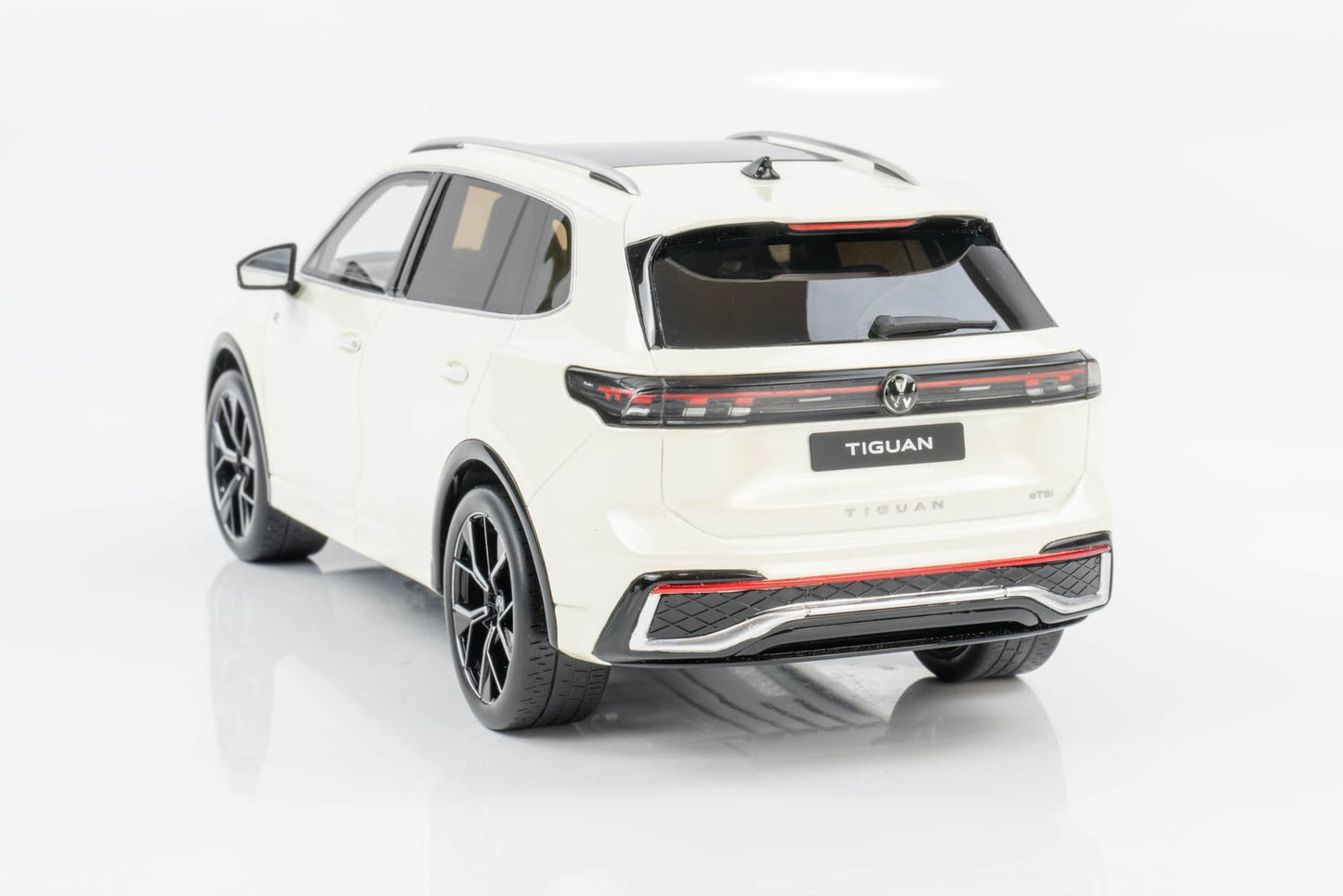 1/18 Ottomobile - Volkswagen Tiguan E-Tsi R Line