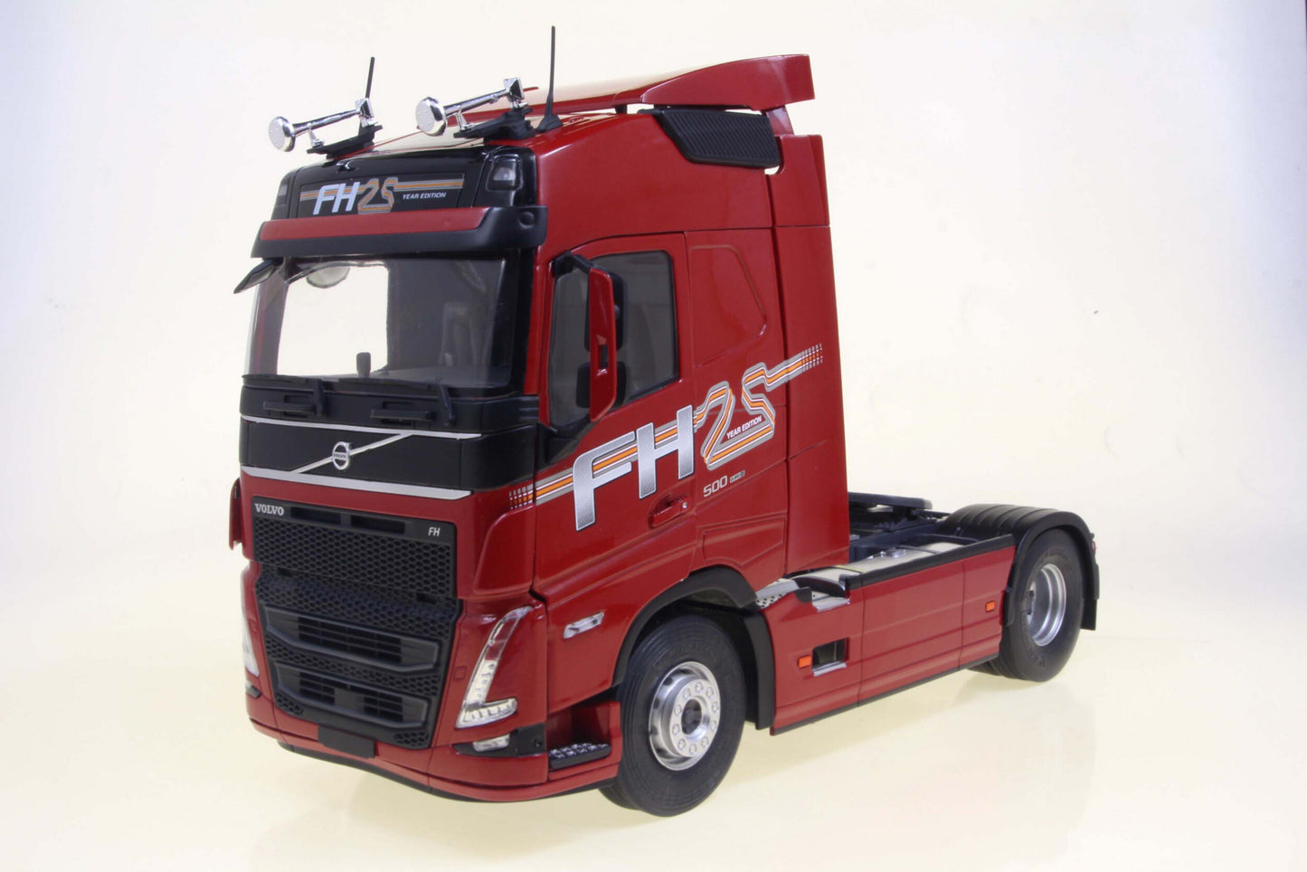 1/24 Solido - Volvo FH XL Globetrotter XL Edition 25 ans