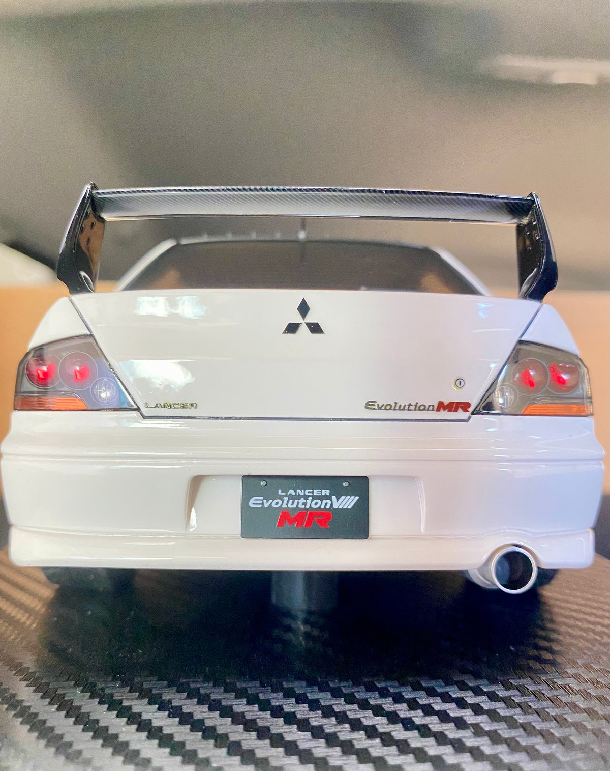 1/18 Mitsubishi Lancer Evolution VIII MR - Blanc