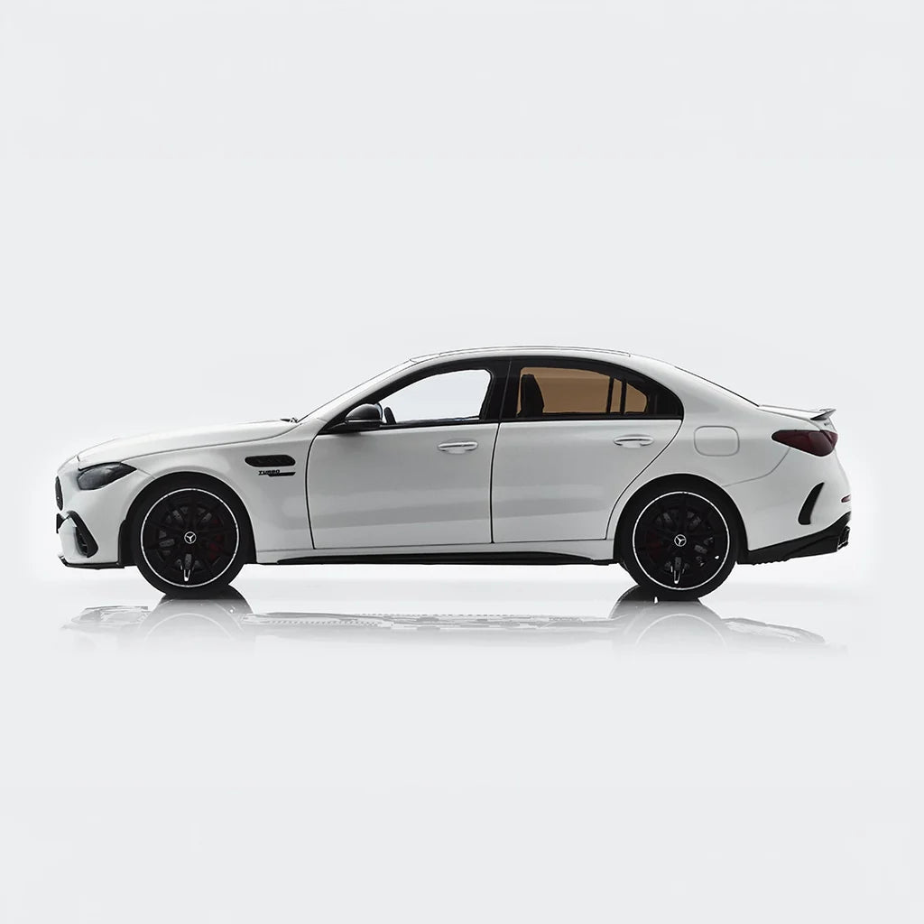 1/18 Mercedes-AMG C63s E Performance