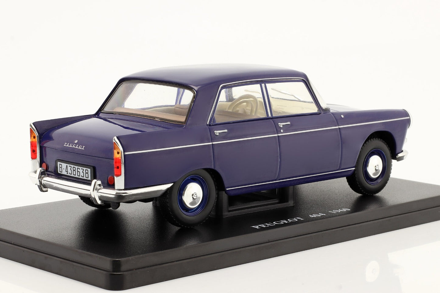 1/24 Hachette - Peugeot 404 Bleue