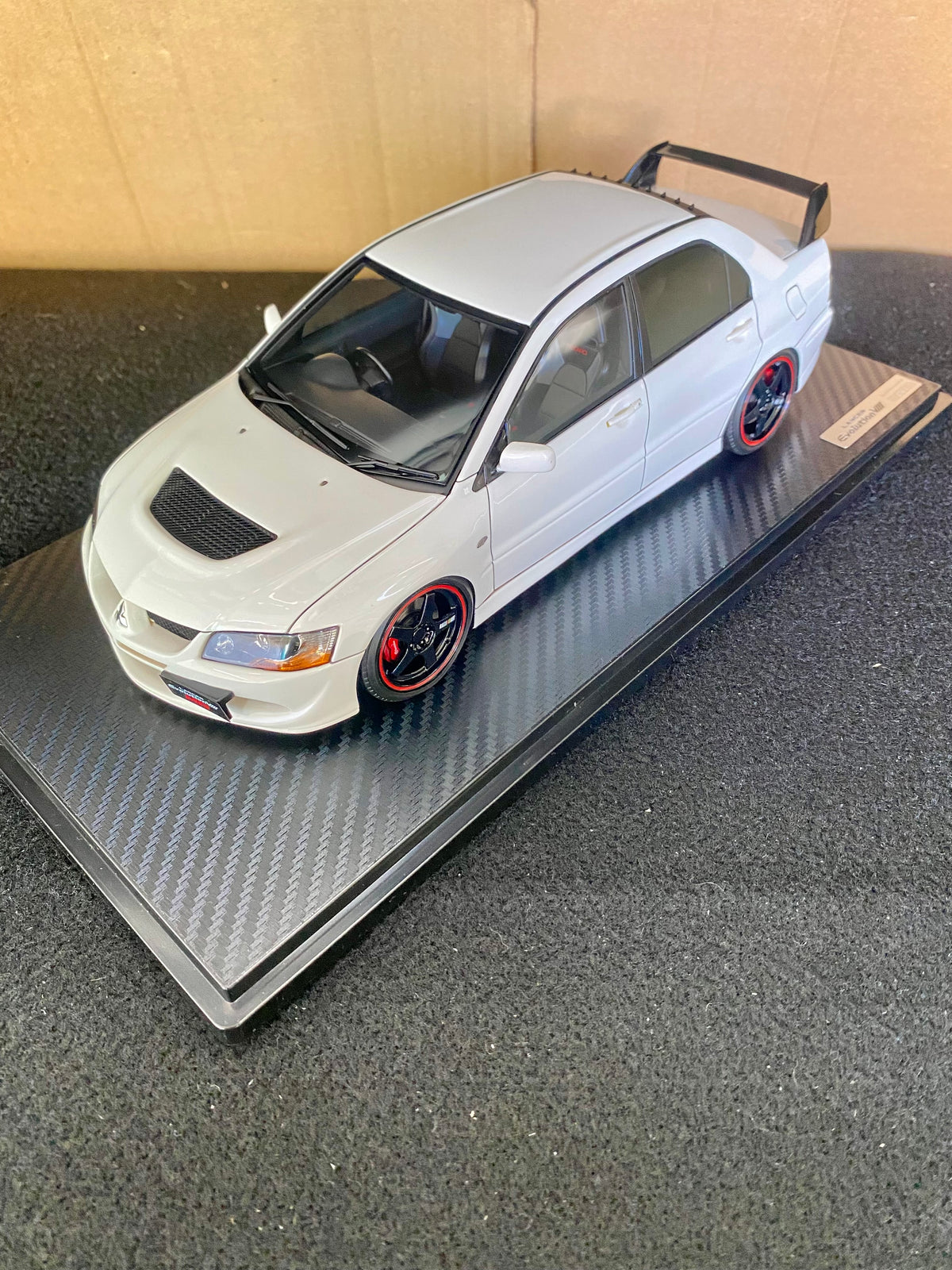 1/18 Mitsubishi Lancer Evolution VIII MR - Blanc
