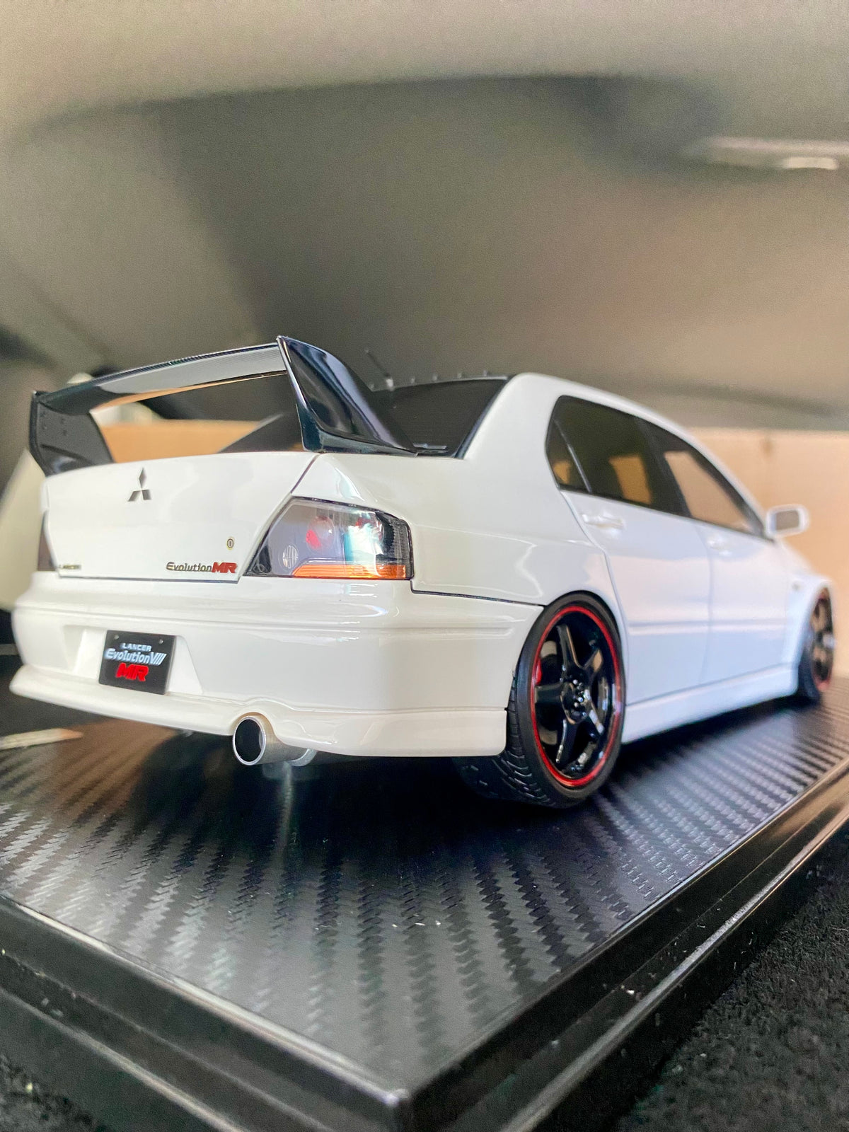 1/18 Mitsubishi Lancer Evolution VIII MR - Blanc