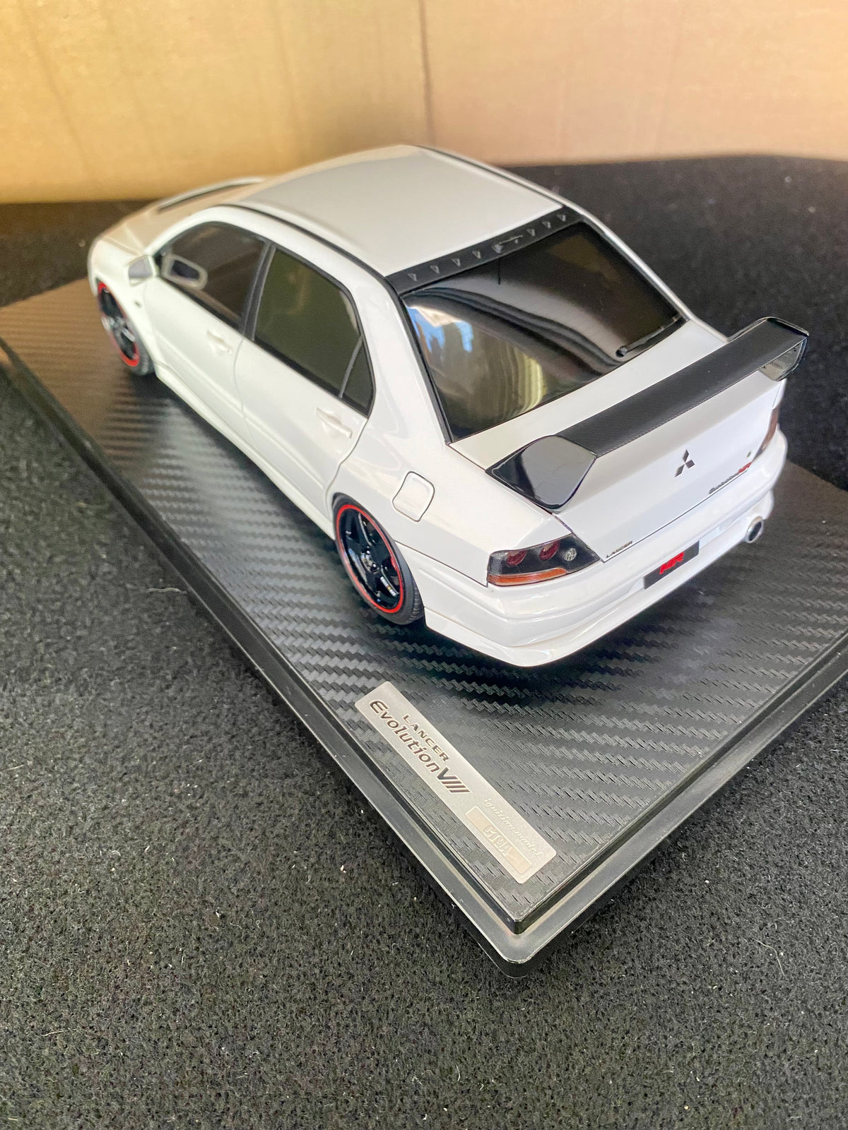 1/18 Mitsubishi Lancer Evolution VIII MR - Blanc