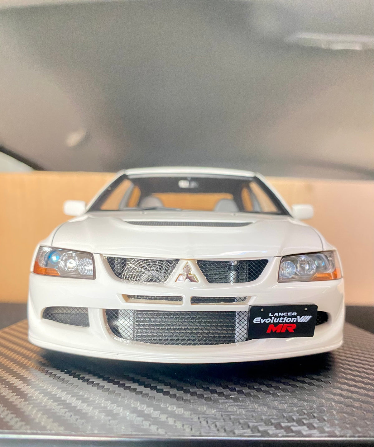 1/18 Mitsubishi Lancer Evolution VIII MR - Blanc