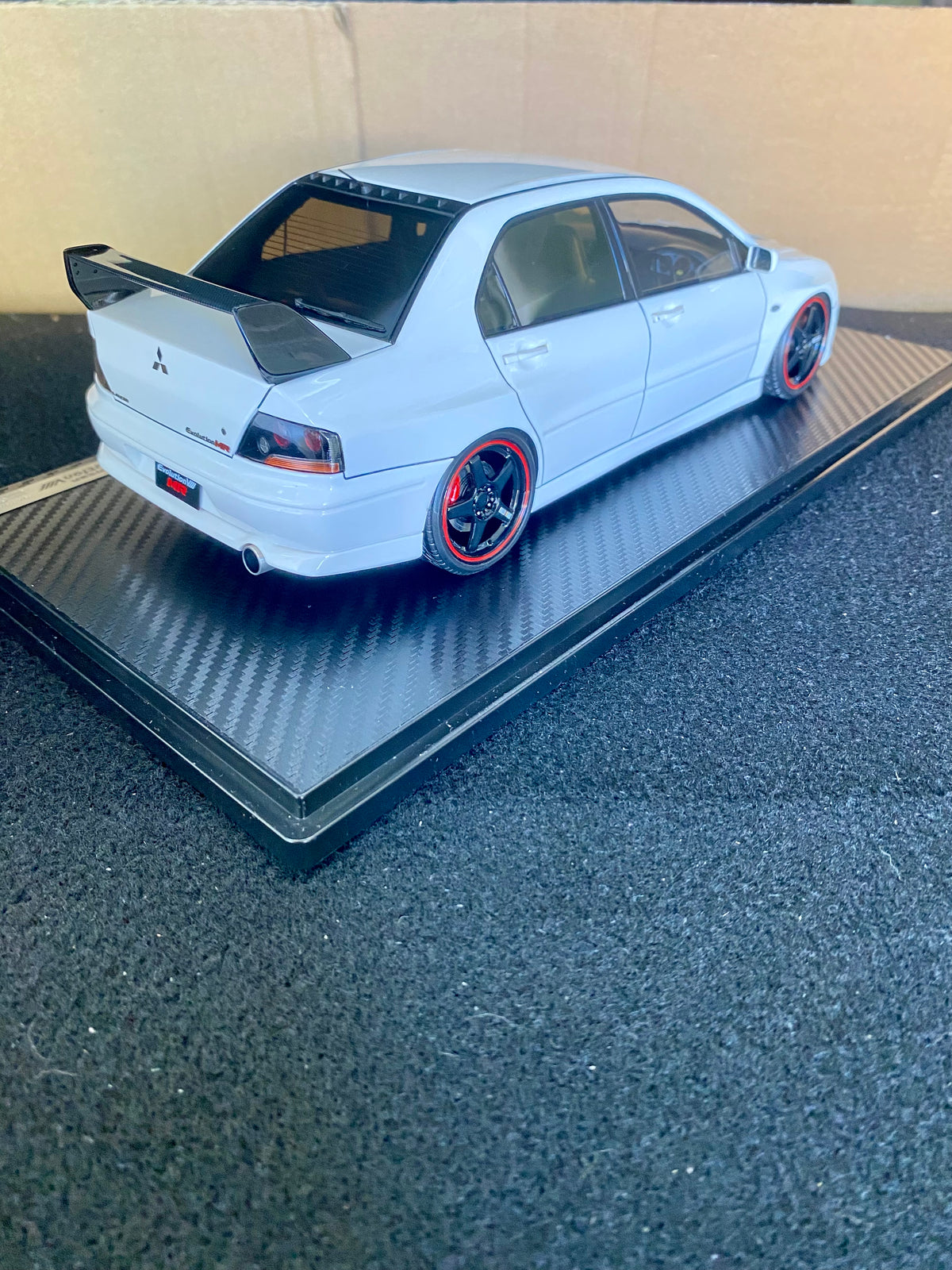1/18 Mitsubishi Lancer Evolution VIII MR - Blanc