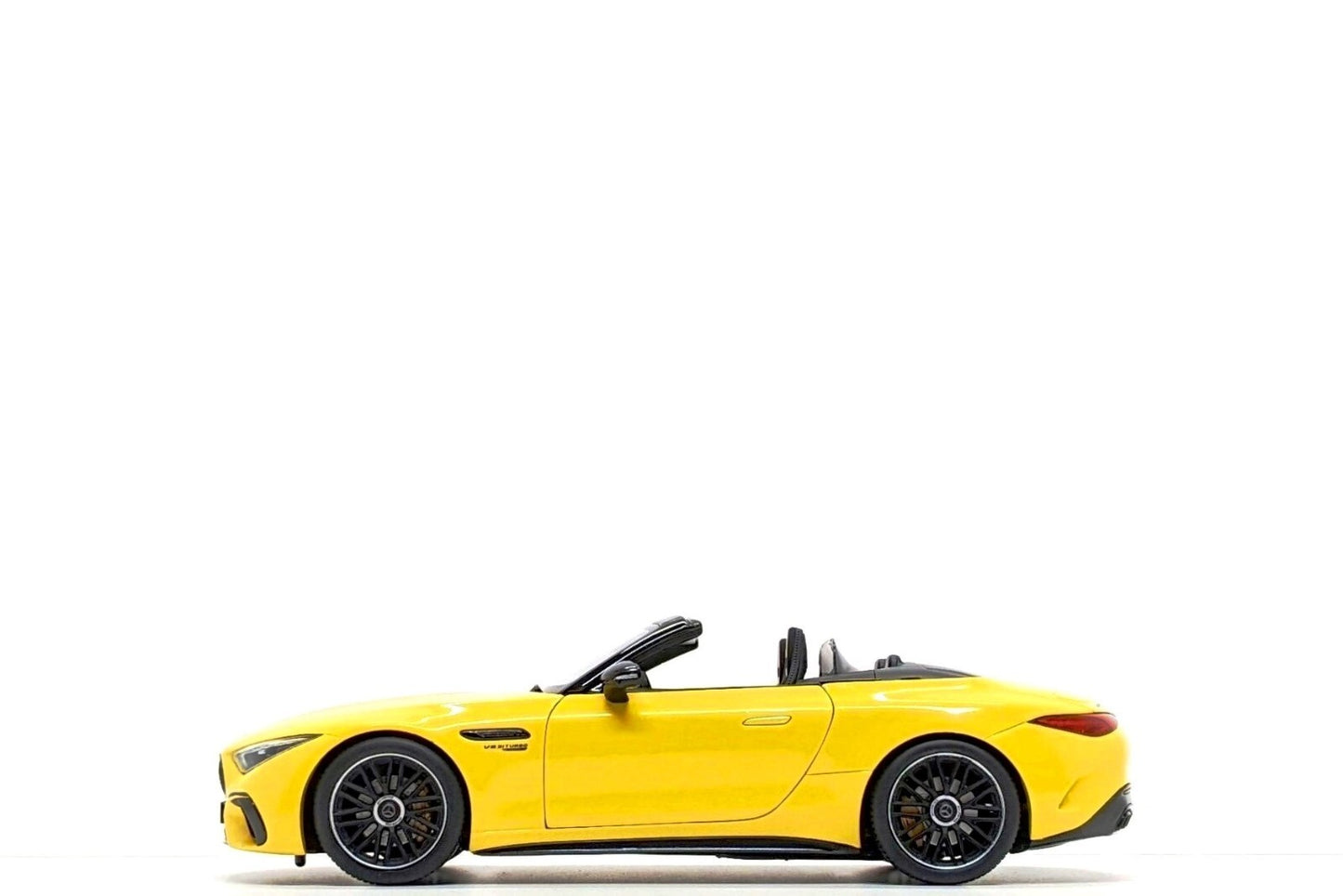 1/18 Mercedes-AMG SL63 4Matic+