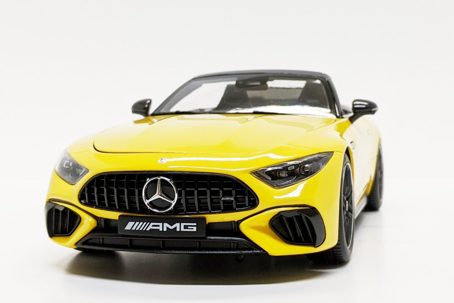 1/18 Mercedes-AMG SL63 4Matic+