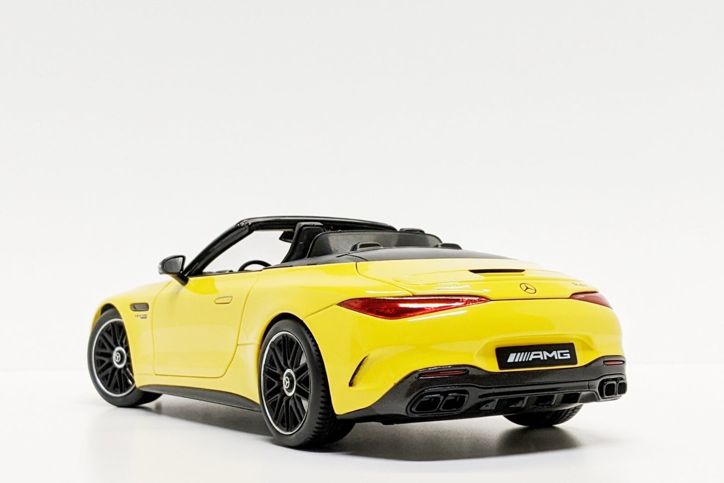 1/18 Mercedes-AMG SL63 4Matic+