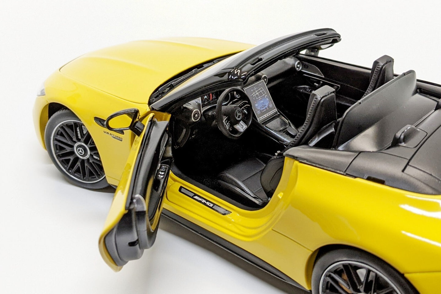 1/18 Mercedes-AMG SL63 4Matic+
