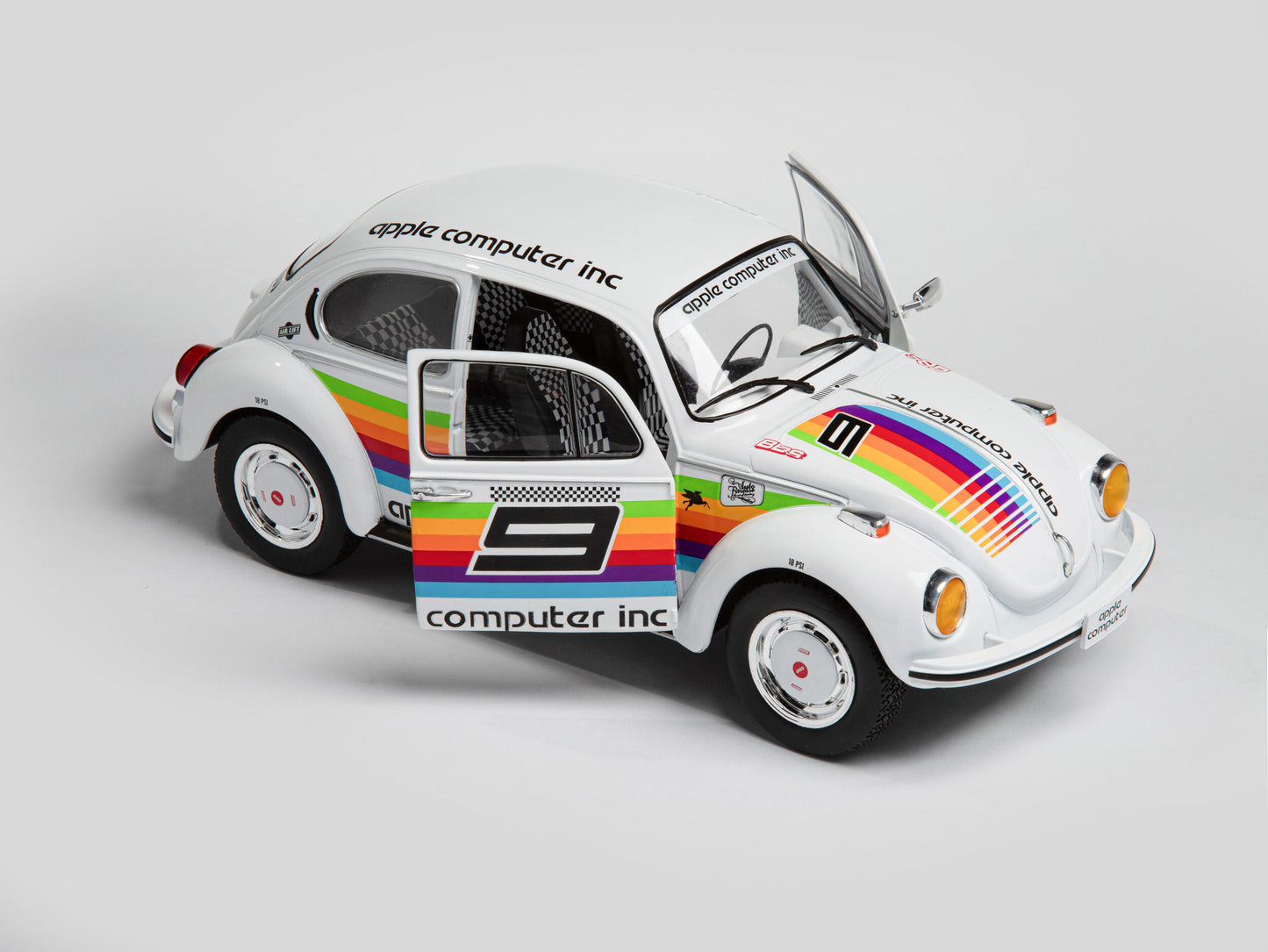 1/18 Solido - Volkswagen Beetle 1303 K3 "Apple"