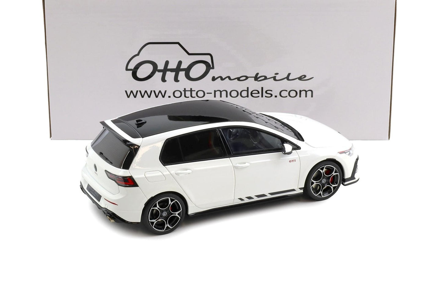 1/18 Ottomobile - Volkswagen Golf 8 GTI Clubsport