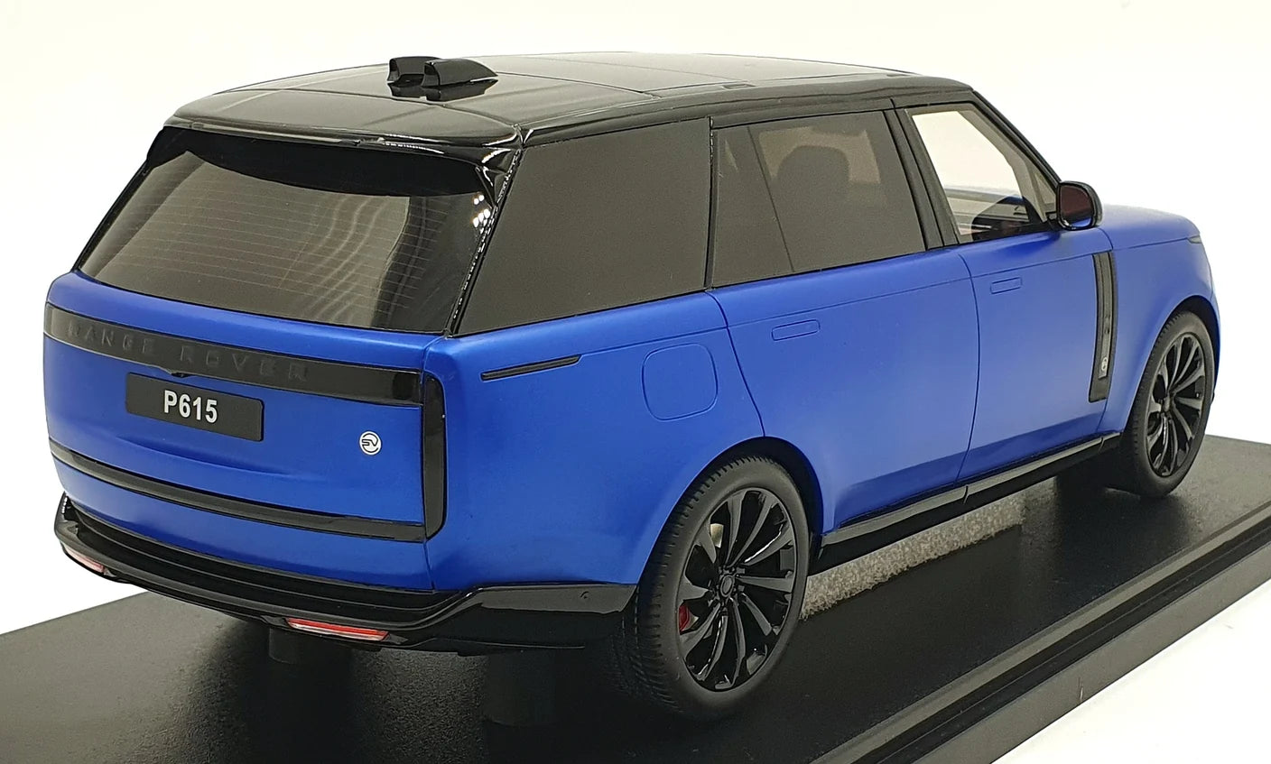 1/18 GT Spirit - Land Rover P615 SV Bleu