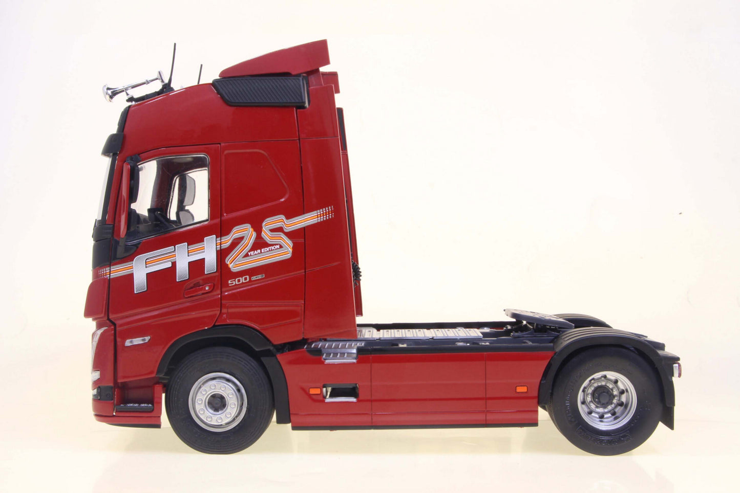 1/24 Solido - Volvo FH XL Globetrotter XL Edition 25 ans